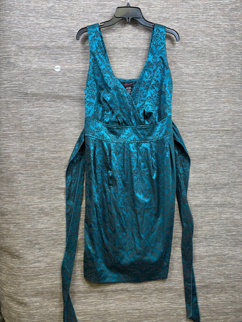 Torrid Dress Womens Plus 18 Blue Floral Jacquard V Neck Sheath Knee Length Party